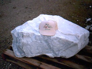 Marble Boulder b-0020.jpg - 44000 Bytes